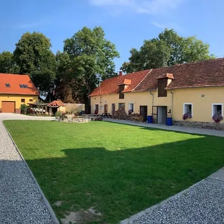 Statek Bezdědice *