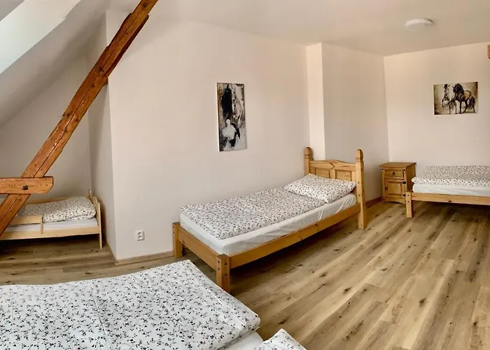 Statek Bezdědice * Hostomice