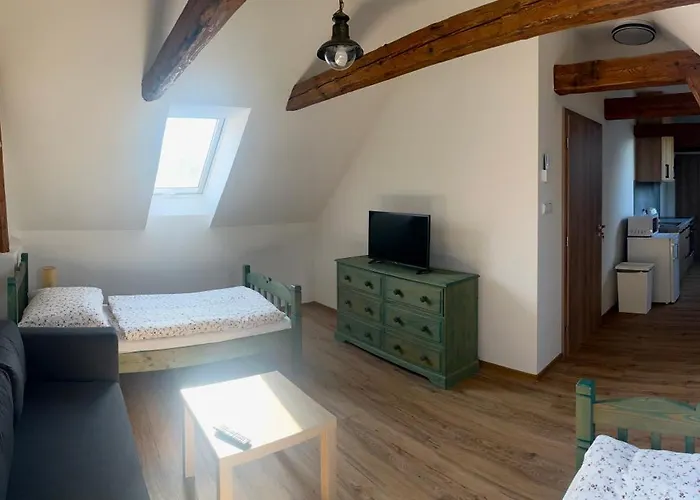 Statek Bezdědice * Hostomice